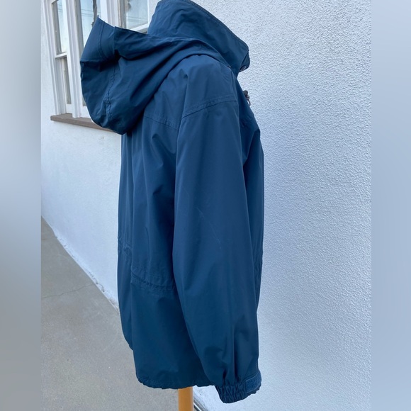 REI - Women’s warm Jacket - Picture 4 of 10